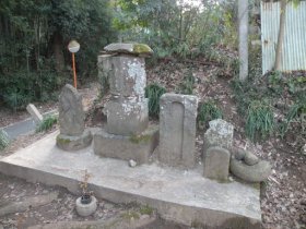 神険神社の石仏群